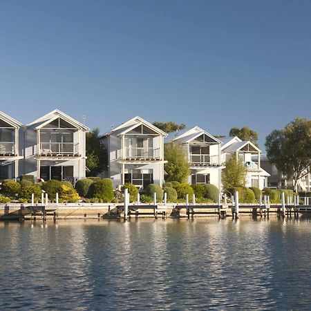 Captains Cove Resort - Waterfront Apartments Paynesville Extérieur photo
