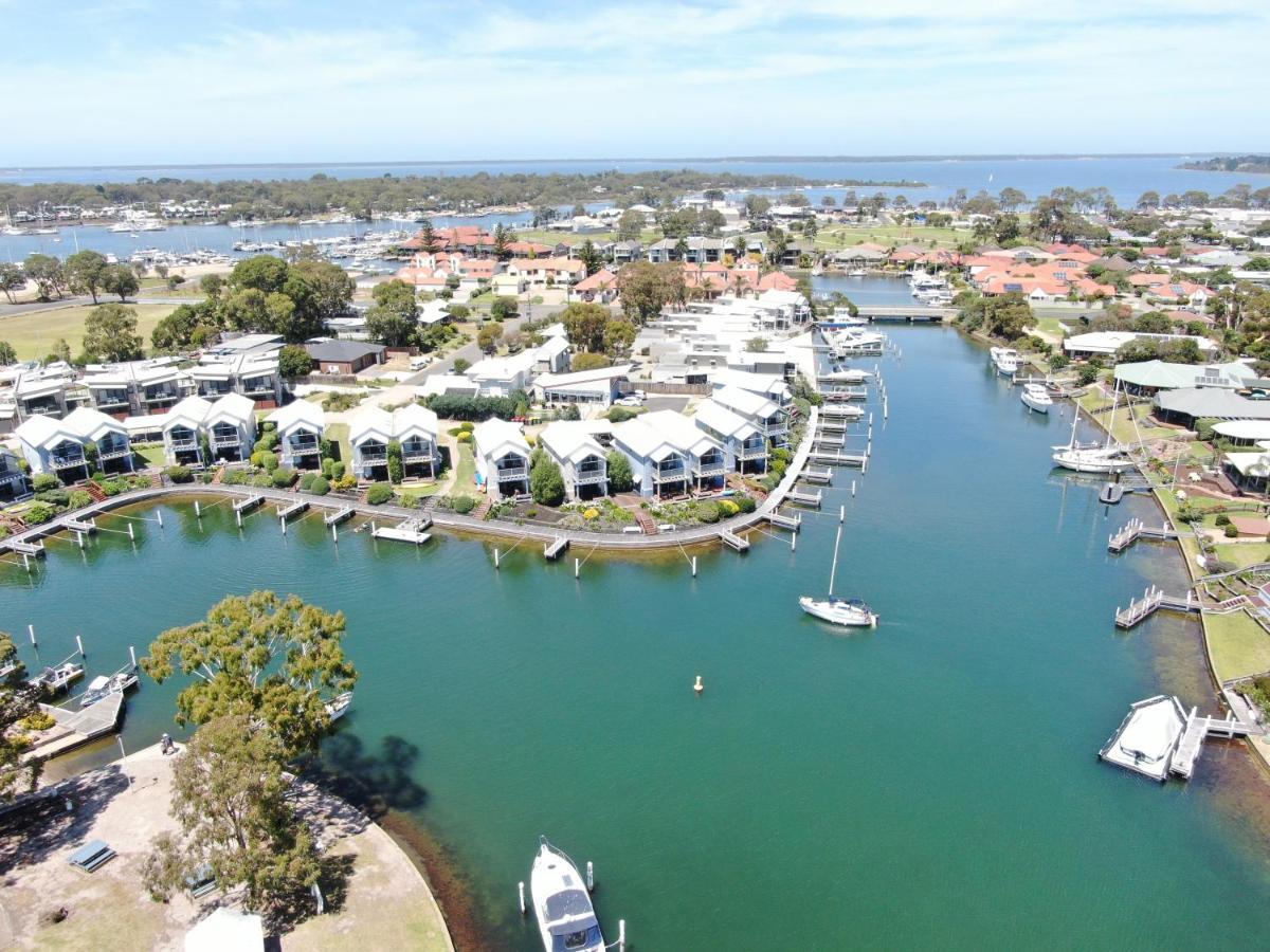 Captains Cove Resort - Waterfront Apartments Paynesville Extérieur photo