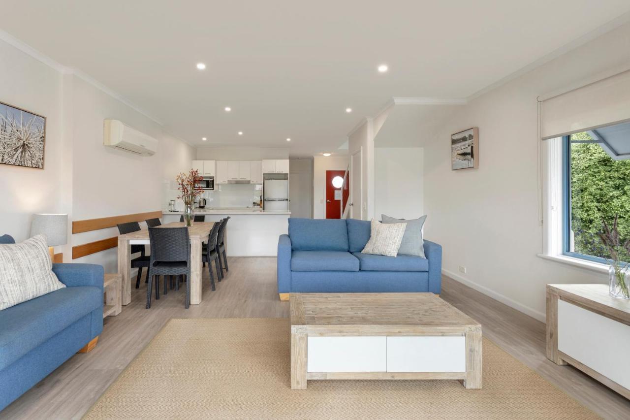 Captains Cove Resort - Waterfront Apartments Paynesville Extérieur photo