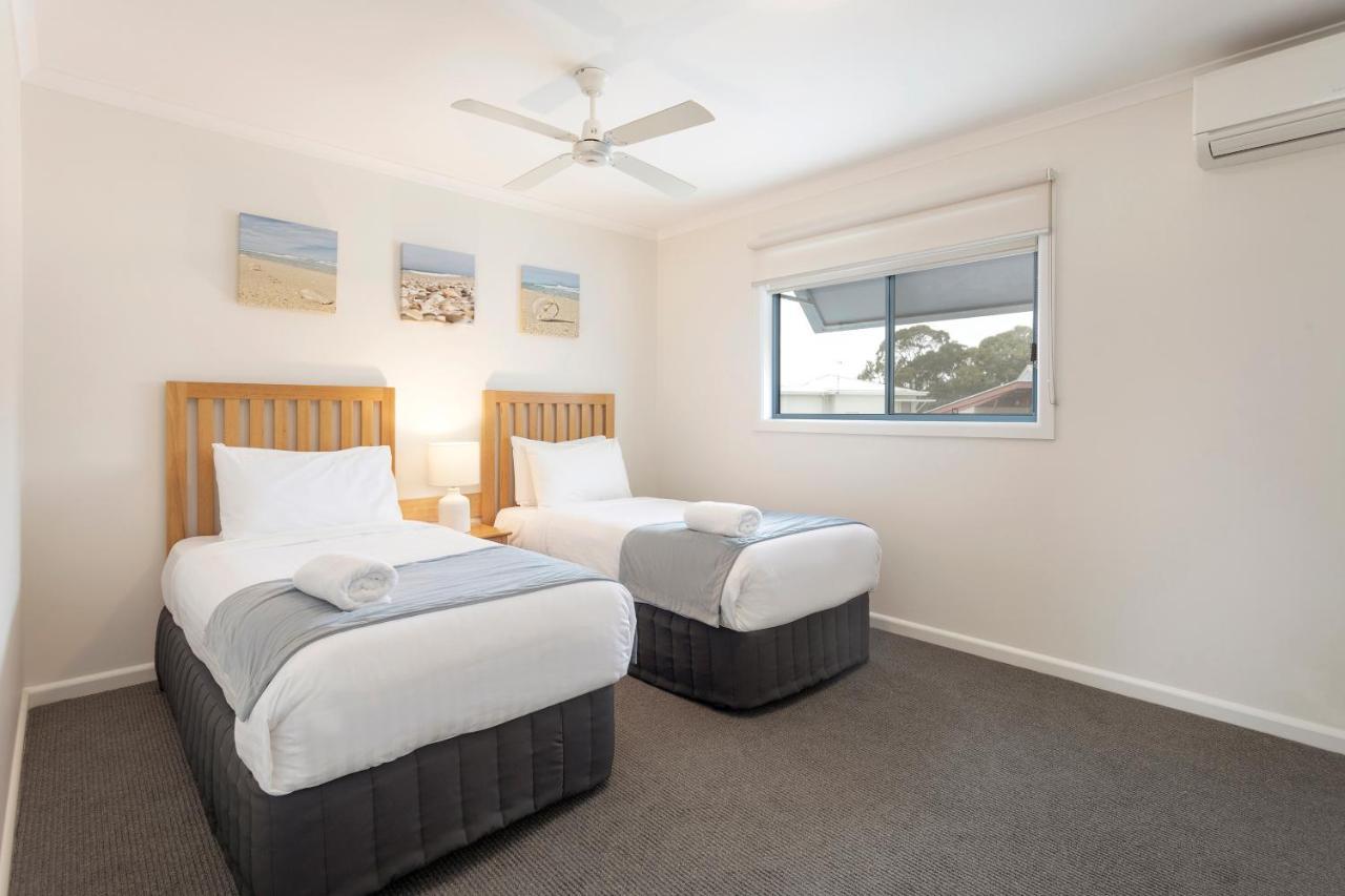 Captains Cove Resort - Waterfront Apartments Paynesville Extérieur photo
