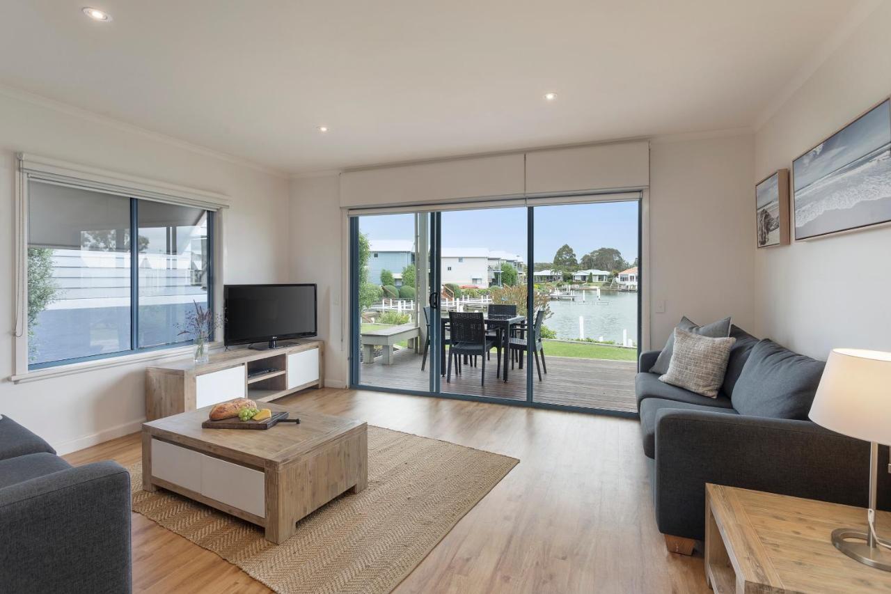 Captains Cove Resort - Waterfront Apartments Paynesville Extérieur photo