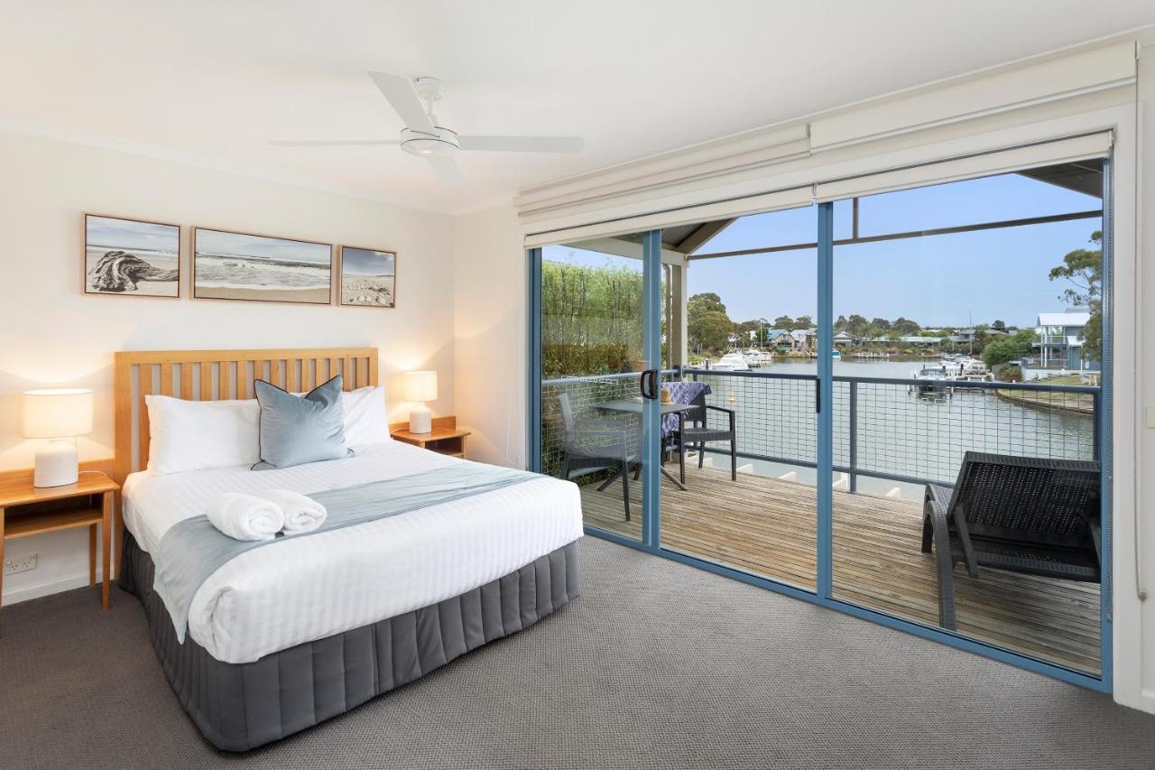 Captains Cove Resort - Waterfront Apartments Paynesville Extérieur photo