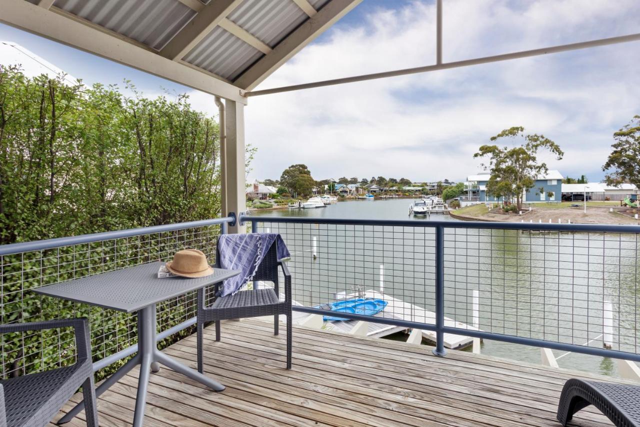 Captains Cove Resort - Waterfront Apartments Paynesville Extérieur photo