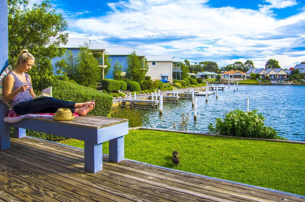 Captains Cove Resort - Waterfront Apartments Paynesville Chambre photo