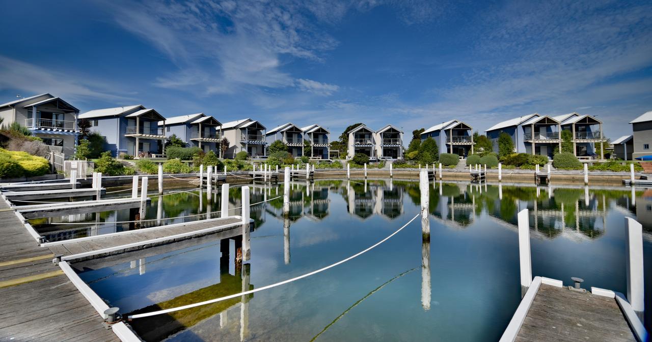 Captains Cove Resort - Waterfront Apartments Paynesville Extérieur photo