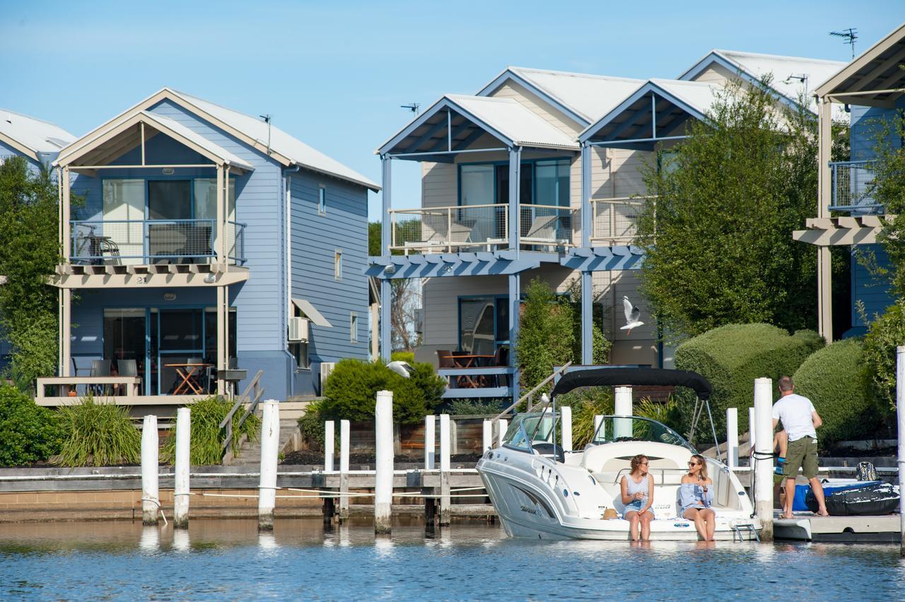 Captains Cove Resort - Waterfront Apartments Paynesville Extérieur photo