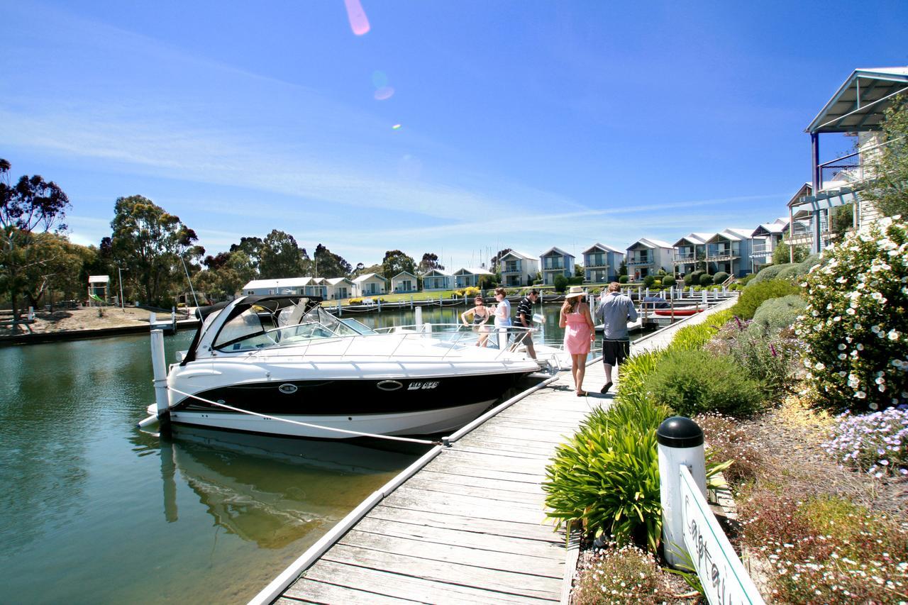 Captains Cove Resort - Waterfront Apartments Paynesville Extérieur photo
